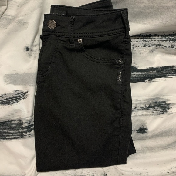 SILVER JEANS 🖤 - Picture 3 of 3